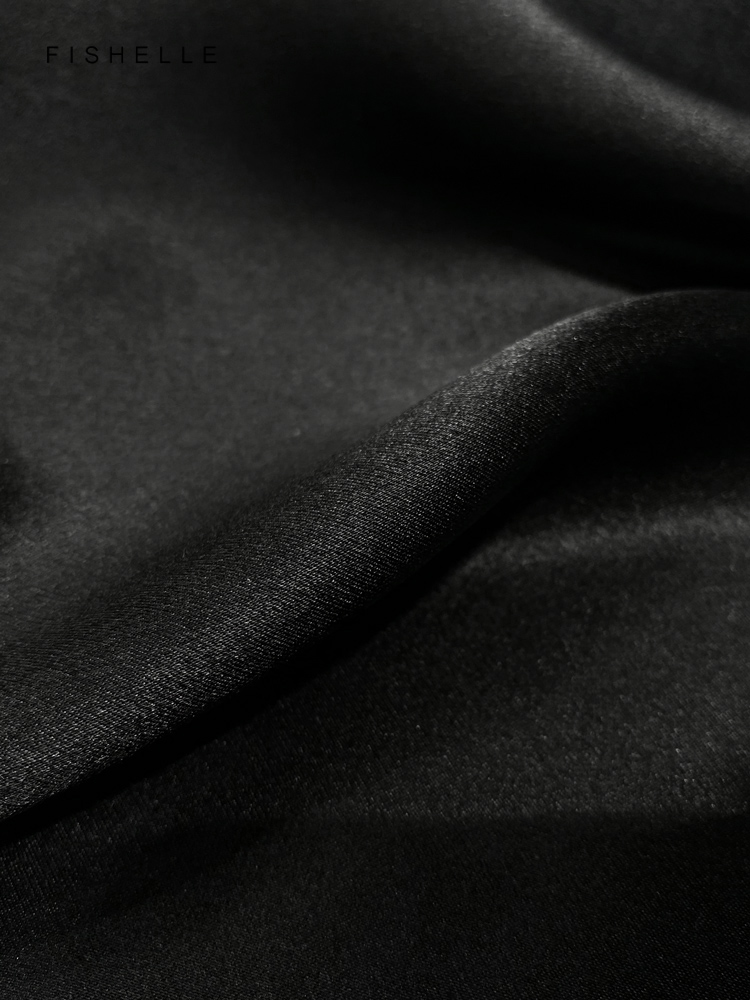 Bufanda de seda pura negra de  - Silk Scarf Square reseña y precio